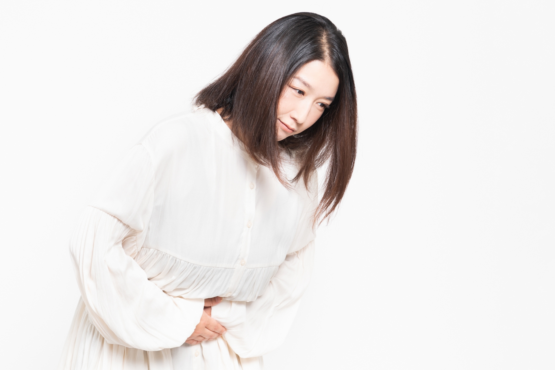 腸と免疫の関係をイメージする女性の腸まわり