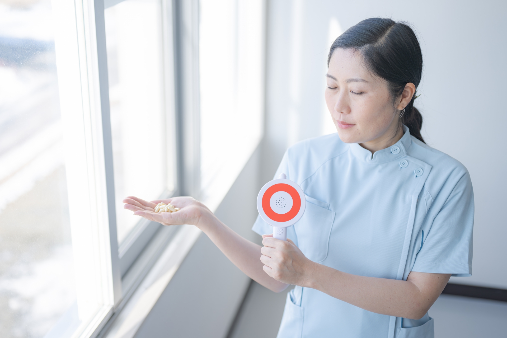 整腸薬の副作用確認と安全情報を薬剤師に確認するイメージ