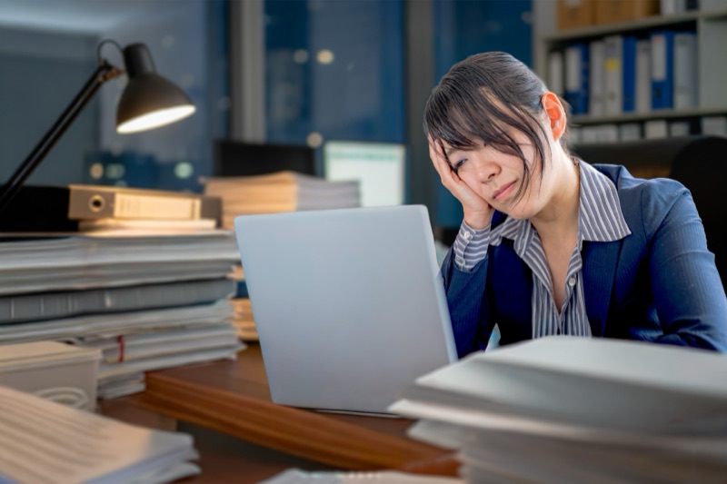 忙しい現代女性の生活習慣イメージ