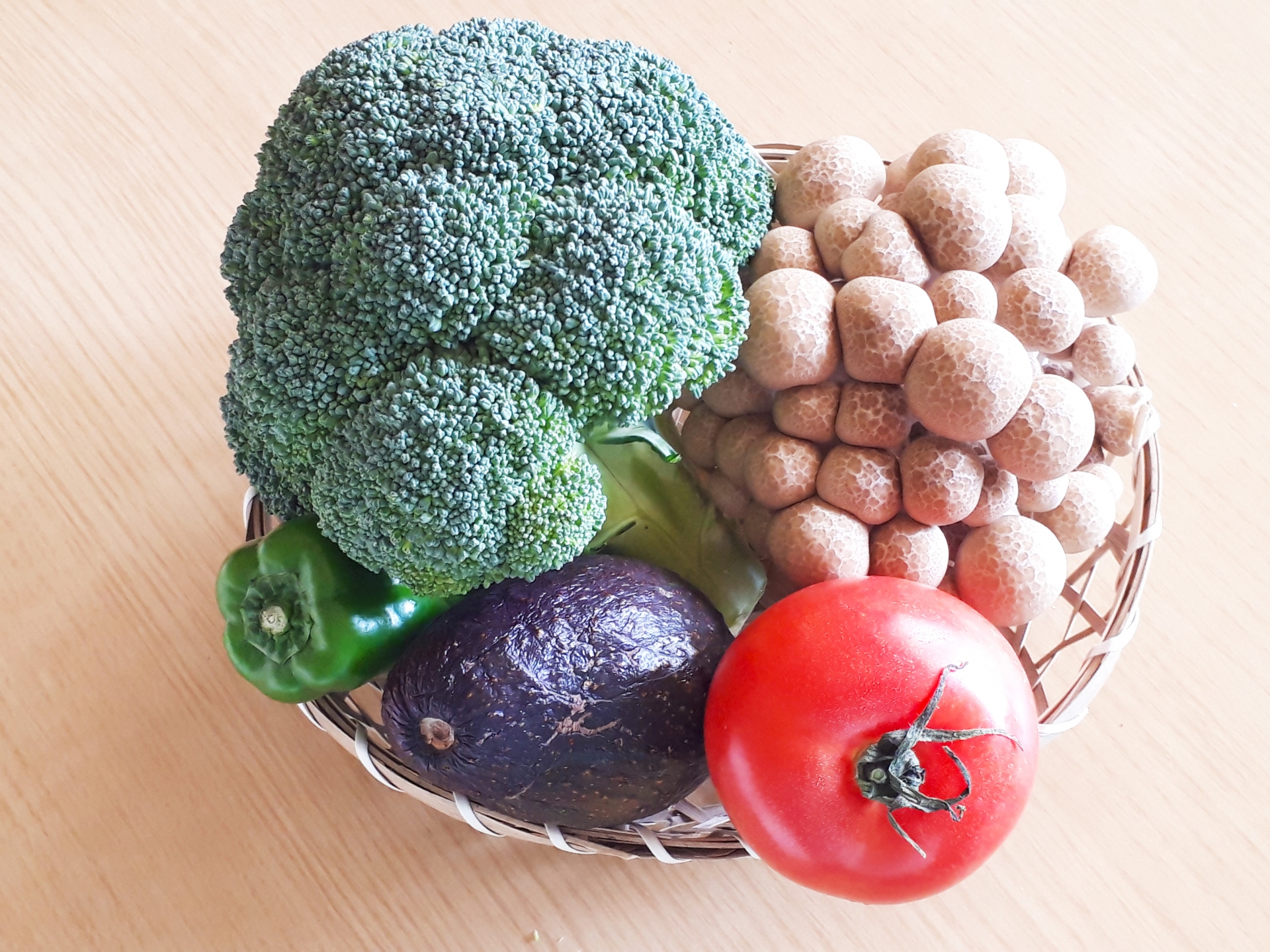 ブロッコリー・にんじん・ほうれん草など免疫サポート野菜の食卓