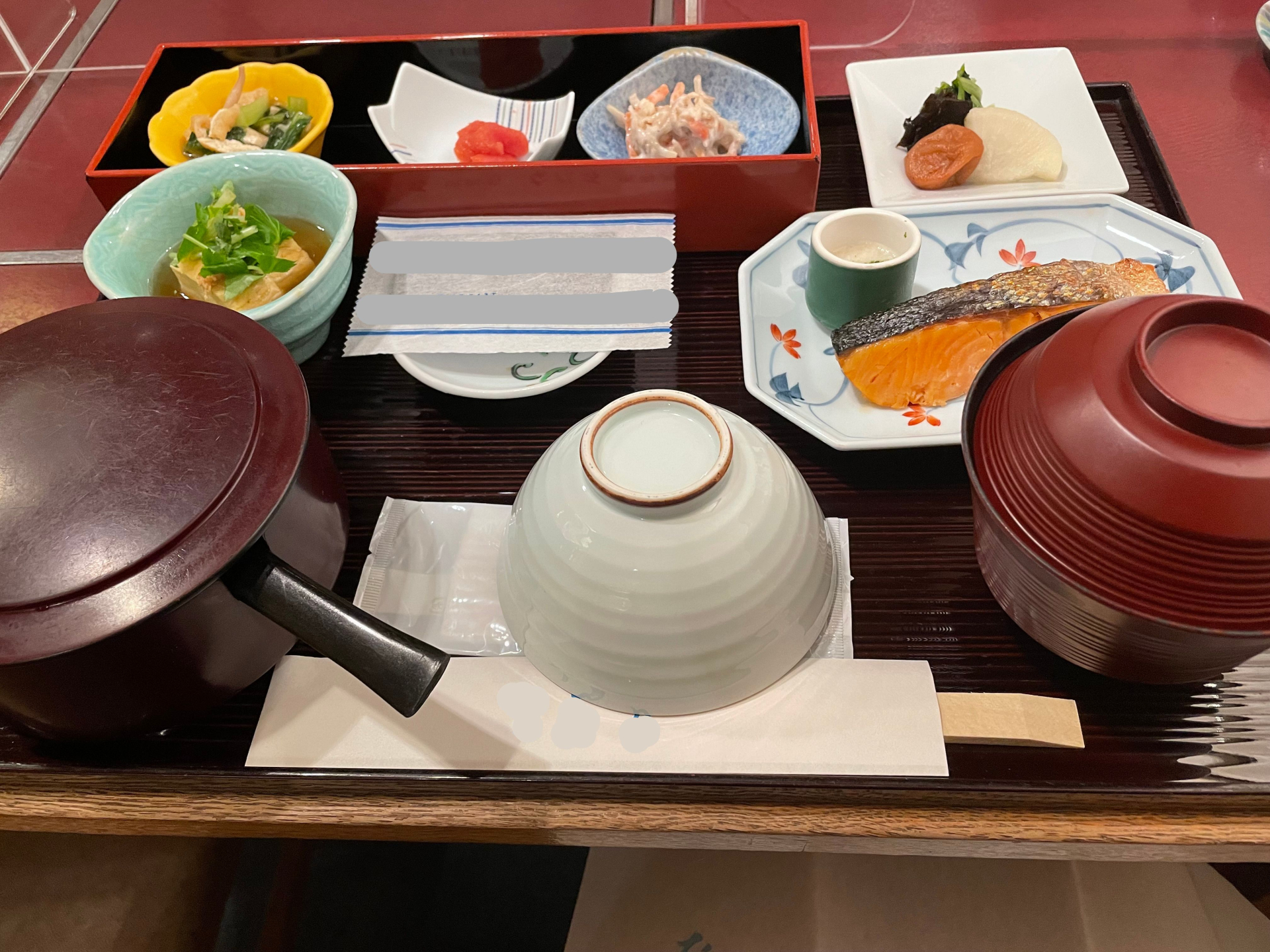 軽い運動や入浴でリラックスする生活習慣のシーン