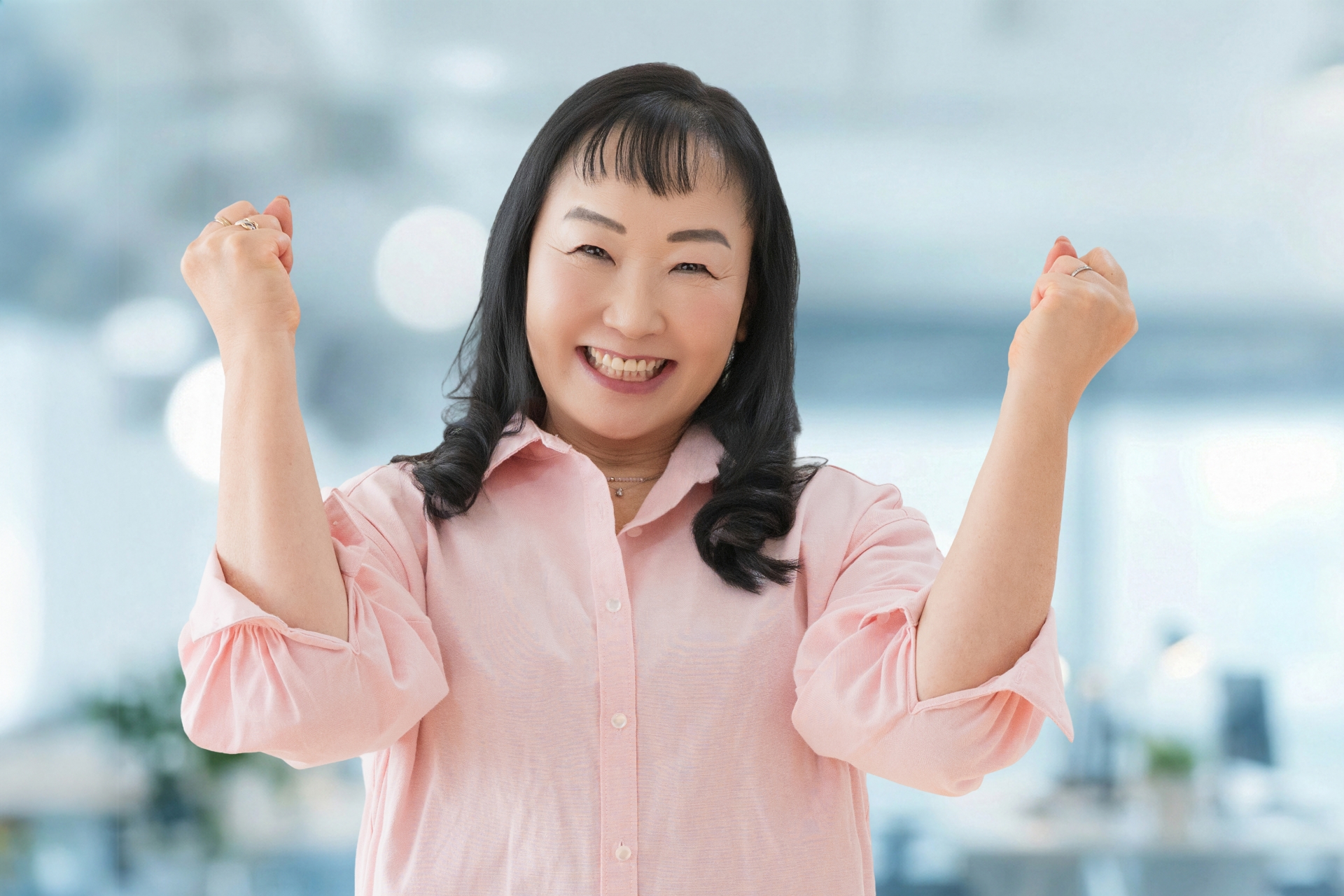 免疫と腸内環境のつながりを意識する女性