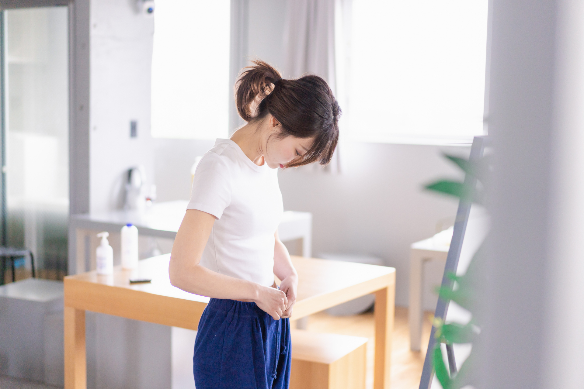 体重や体型を気にする女性