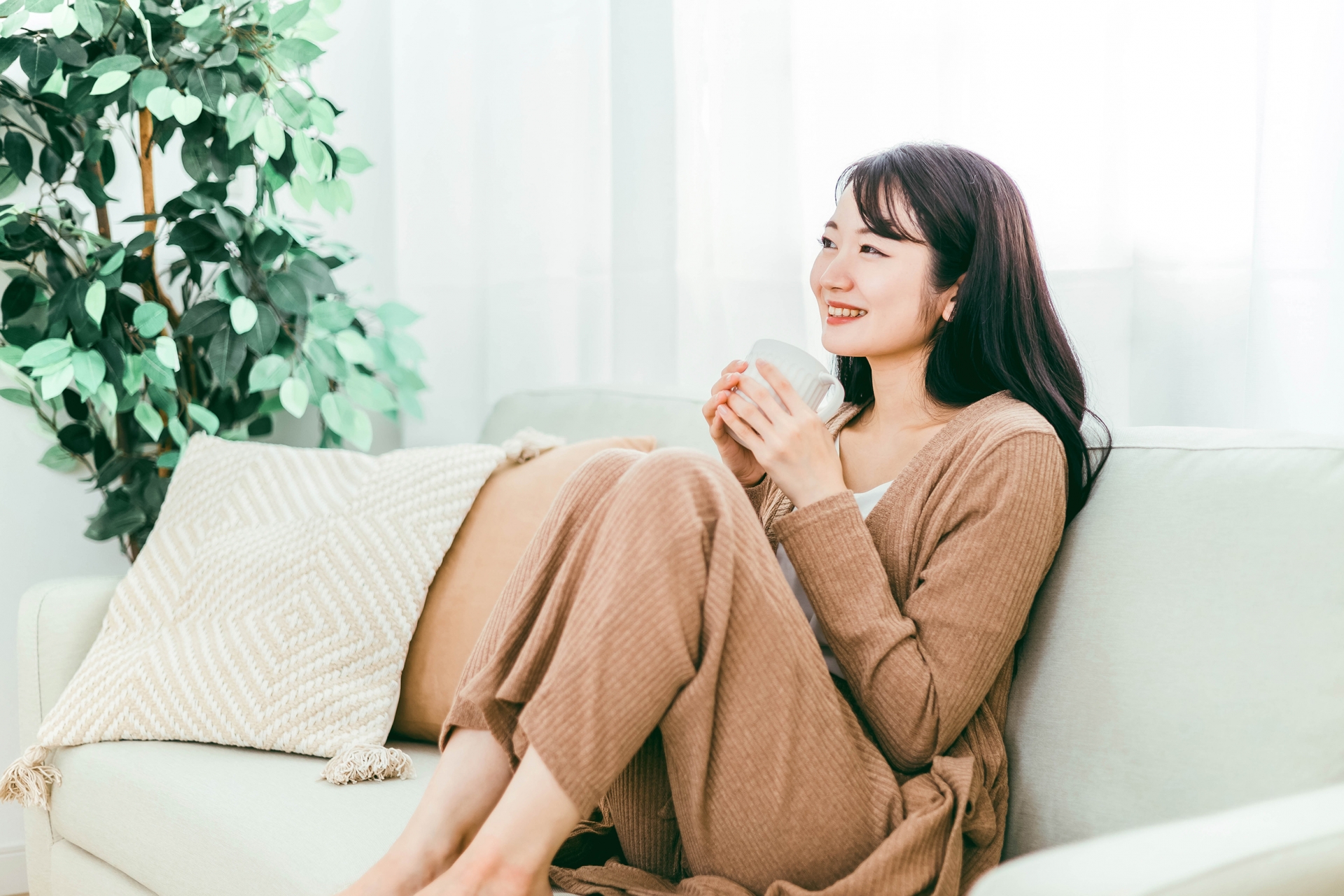 体が温まりリラックスする女性のイメージ