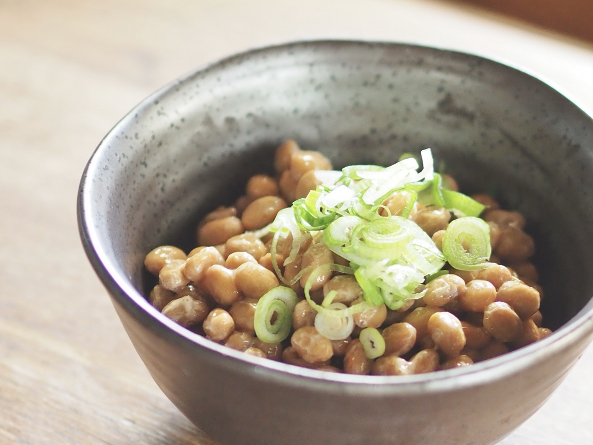 酢をかけた納豆|酢納豆で減塩を意識する食べ方のイメージ