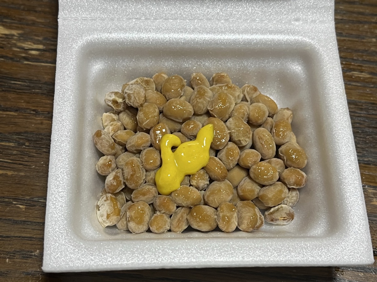 納豆1パックとキムチを小皿に盛った適量｜1日の目安のイメージ