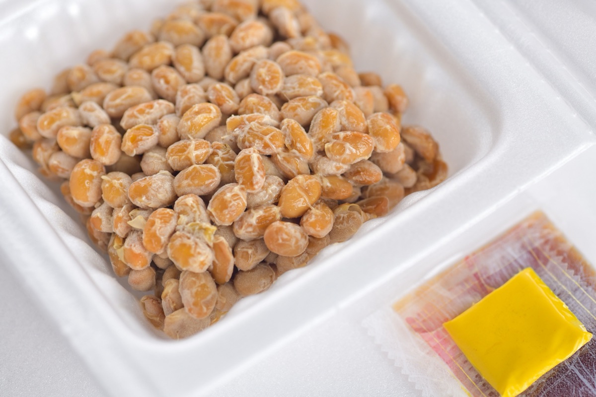 市販の納豆パック|食品から摂るイメージ