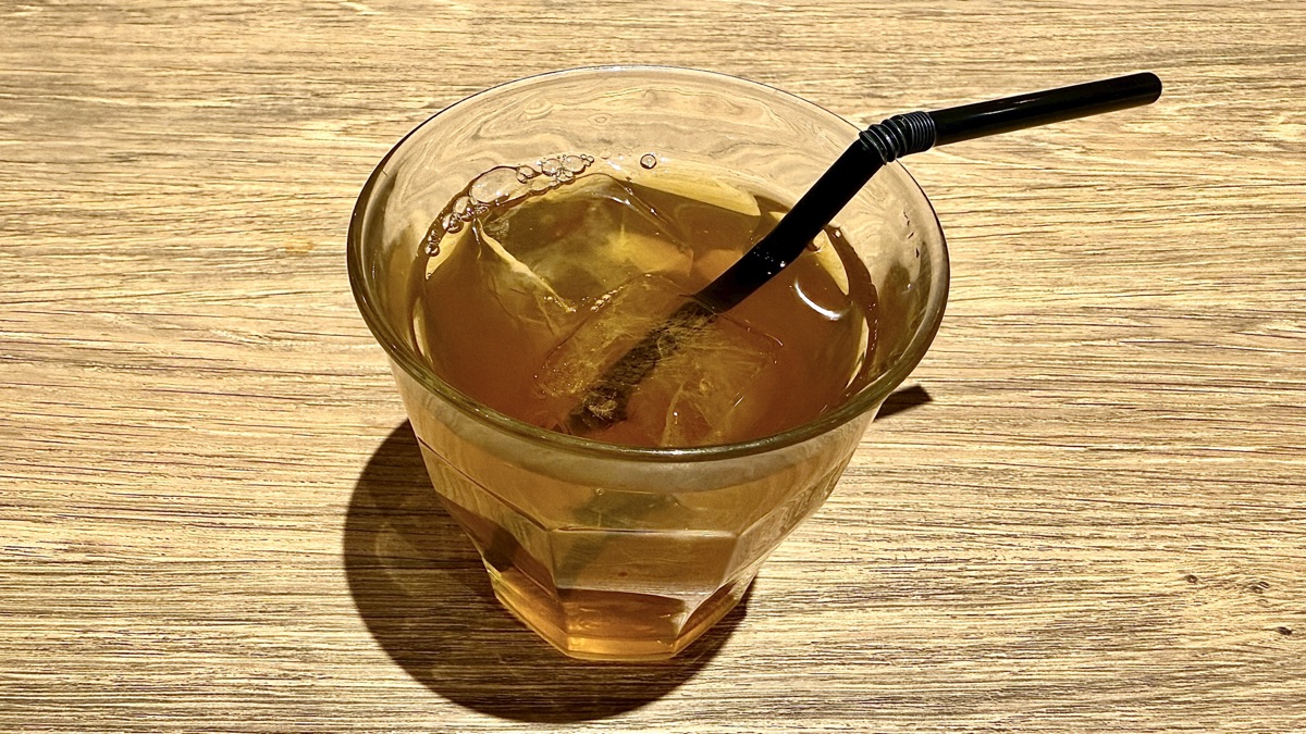 麦茶のグラス|ノンカフェイン茶のイメージ