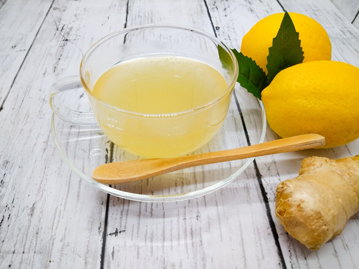 はちみつ入りの温かい飲み物|のどにやさしいイメージ
