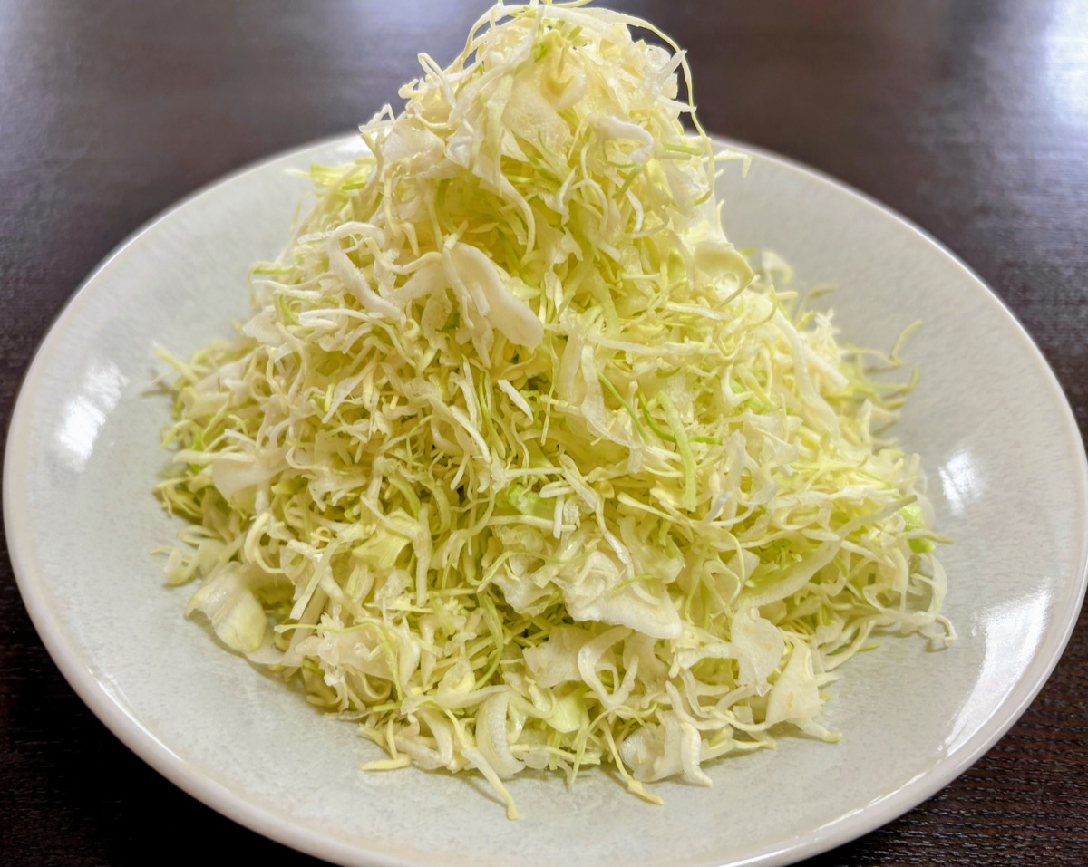 千切りキャベツ｜生で栄養を守るイメージ