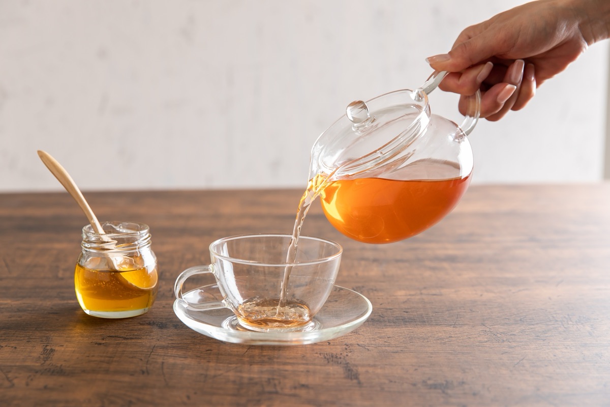 カップに注ぐ温かい飲み物|温度の目安のイメージ