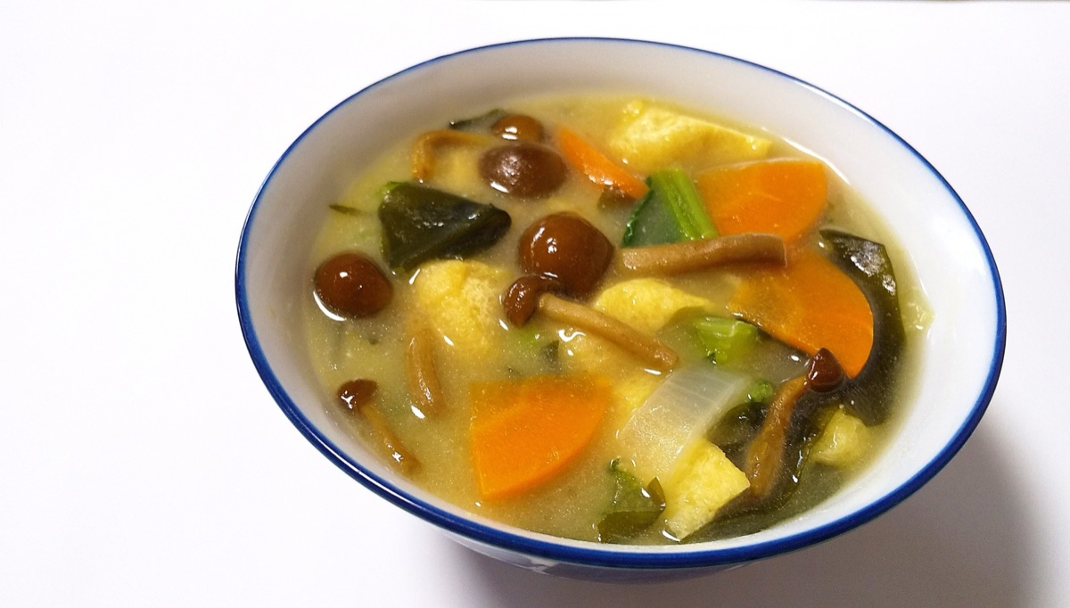 きのこの味噌汁や炒め物｜毎日の食事に足すイメージ
