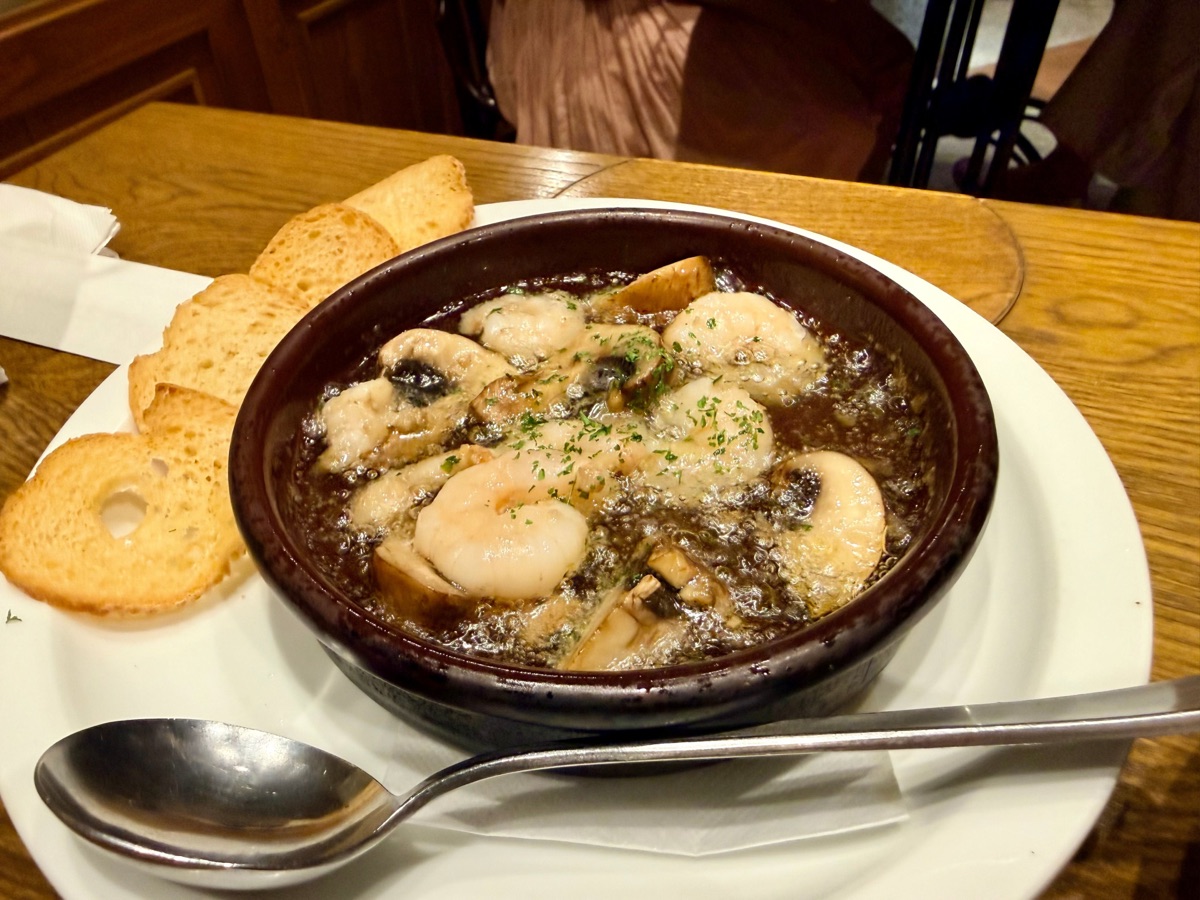 マッシュルームのアヒージョ｜食べ方のイメージ