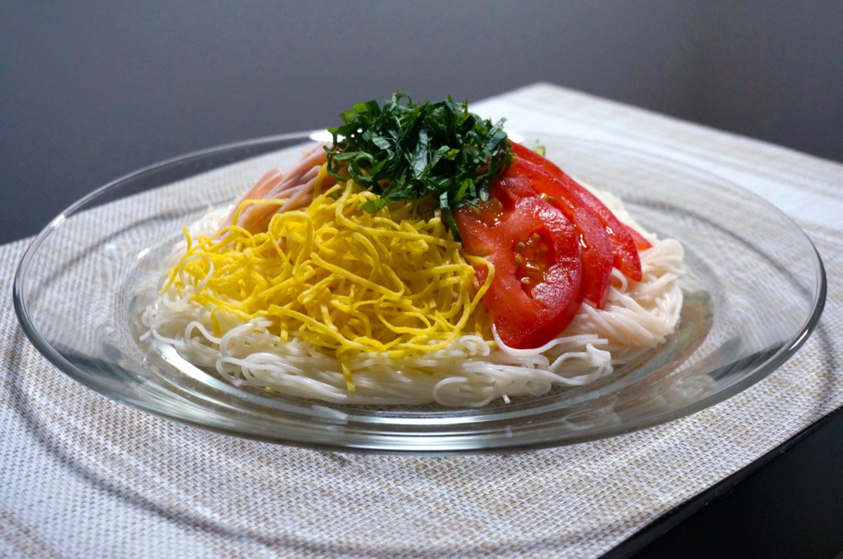 大葉を散らした料理｜使い方のイメージ