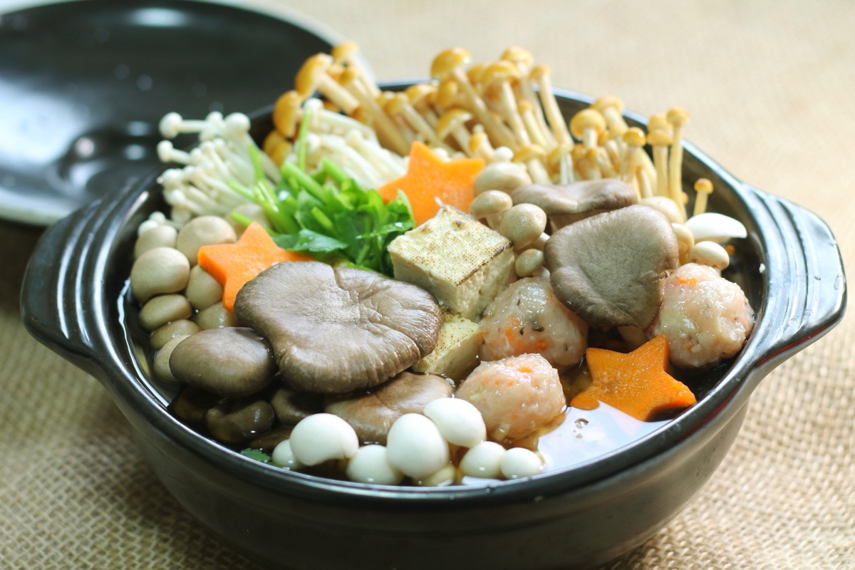 加熱したきのこ料理｜必ず火を通して食べるイメージ
