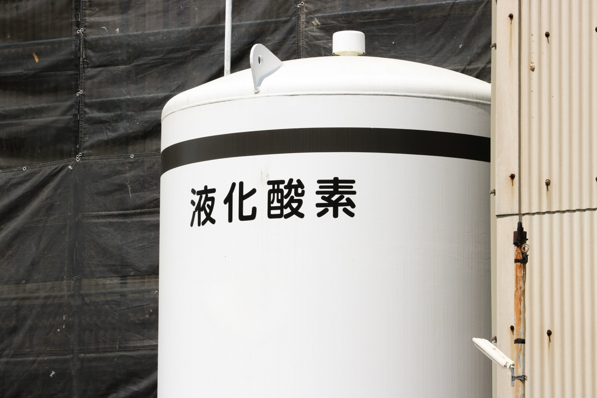紅茶のカップ|カフェインを意識するイメージ